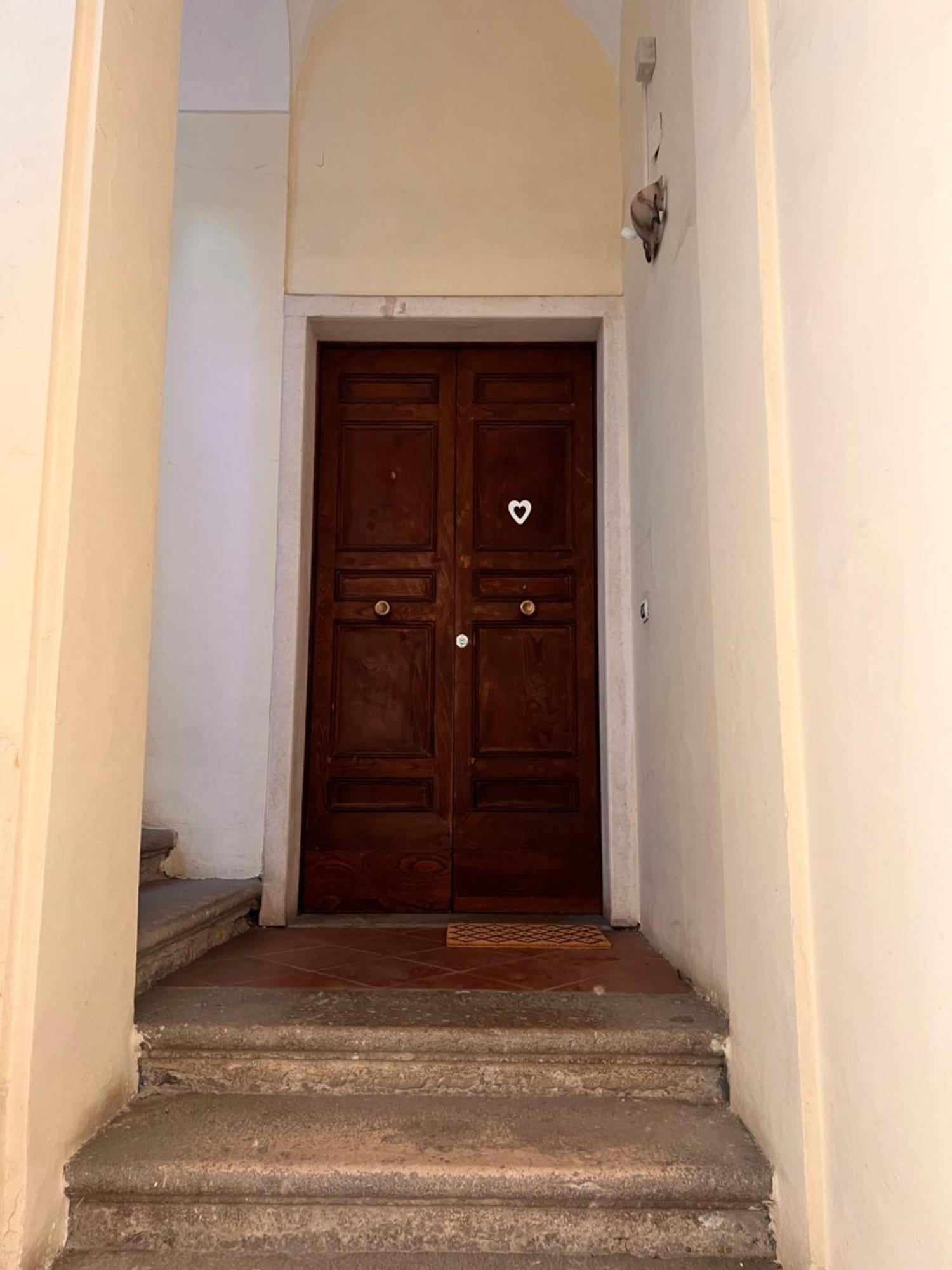 Apartamento Storica Dimora Con Affreschi Vanvitelliani Santa Maria Capua Vetere Exterior foto